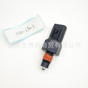Interruptor de Luz de Reversa Hyundai 93860-39003 Tipo Termo para Camiones de Trabajo Mediano-Pesado, Pieza de Repuesto - Product Image 4