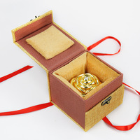 Boîte à bijoux en fer forgé avec rose éternelle faite à la main - Cadeau de la Saint-Valentin créatif, vente en gros transfrontalière Chine