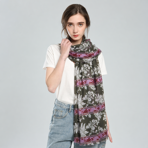 Bufanda Larga Estampada Floral para Mujer, 90*180cm, Ligera, con Borlas, a la Moda, Disponible al por Mayor - Product Image 3