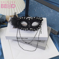 Masque de bal vénitien haut de gamme en perles avec cape en plumes incrustée de strass, accessoires pour Halloween et carnaval
