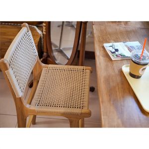 เก้าอี้บาร์ไม้เนื้อแข็งสไตล์ญี่ปุ่นพร้อมที่นั่งและพนักพิงทอเชือก สำหรับใช้ในร้านกาแฟ ร้านอาหาร และที่บ้าน - Product Image 4