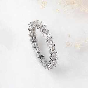 Anello Minimalista Quadrato da Donna, Elegante Gioiello da Dito per Ogni Giorno - Product Image 4