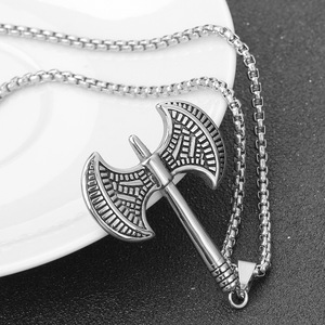 Pendentif hache de combat style Viking, collier en acier inoxydable, bijoux de mode pour homme, design géométrique 40 mm, cadeau - Product Image 3