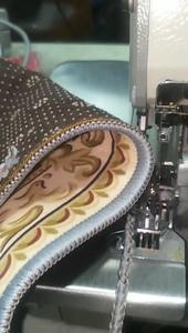 Máquina de Coser Industrial de Alta Velocidad para Bordes de Alfombras y Encajes, con Motor, Doble Aguja, Engranaje Ajustable y Costura Automática - Product Image 2