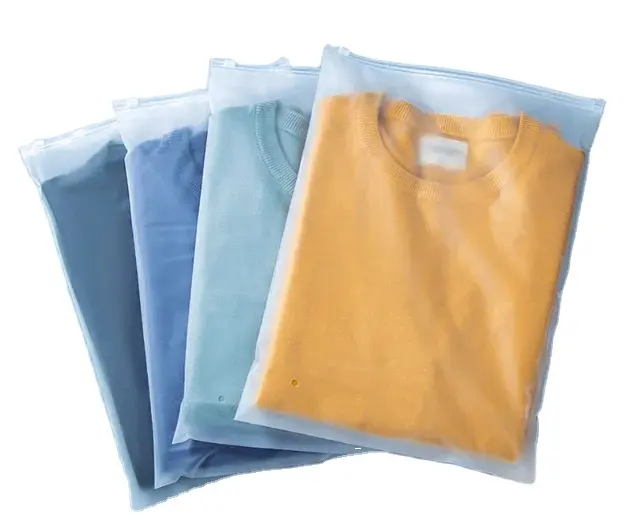 Пластиковая упаковка для одежды