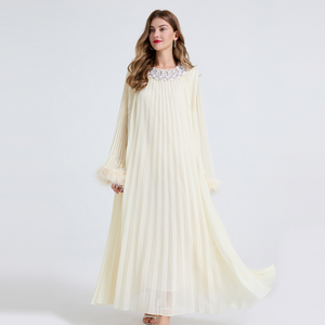 Robe longue ample plissée à col rond et manches fourrure, ornée de diamants, nouvelle collection pour femme - Product Image 5