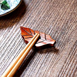 Palillos de Madera Sostenibles de Alta Calidad, Ecológicos, Ideales para Comida Fina, Bento y Comida para Llevar, Venta al Por Mayor - Product Image 1