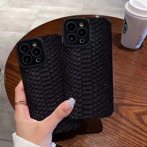 Funda de teléfono con escamas negras de estilo de <span class=keywords><strong>hombre</strong></span> a la moda para iPhone 12 13 Mini Funda trasera para iPhone 15 Pro Max 14 Plus 13 12 11 Pro Max Funda - Product Image 2
