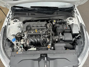 Kia K3 berline automatique d'occasion, 1.6L essence, faible kilométrage, véhicule d'occasion, prêt à l'exportation, en stock - Product Image 5