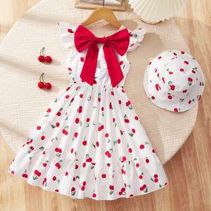 Abito con Stampa Ciliegie, Silhouette Aderente in Vita, Fiocco Posteriore e Orlo Arricciato Senza Maniche per Ragazze Grandi - Product Image 1