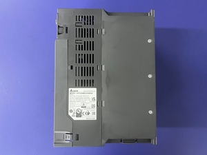 Inversor de frecuencia Serie Delta 230 VFD33AMS23ANSAA 10HP <span class=keywords><strong>7.5KW</strong></span> 3PH V 33A Filtro EMC opcional - Product Image 2