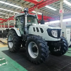 Tractor agrícola Farm 200HP Tractor agrícola Big 200HP Tractor agrícola de 4 ruedas con Rotavator Rotary Tiller en Mongolia