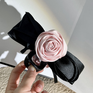 Pinza para el cabello con lazo de cinta rosa para mujer, elegante y sofisticada, pinza para el cabello con rosa rosa para peinados recogidos. - Product Image 2