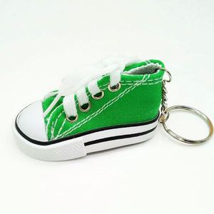 Porte-clés mini baskets en toile pour enfants et adultes, porte-clés en forme de chaussures de tennis de 3 pouces - Product Image 5