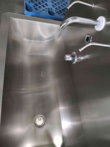 Lavabo Moderno in Acciaio Inox 304 per Sala Operatoria, Lavandino Chirurgico Multifunzione Durevole per Ospedali - Product Image 3
