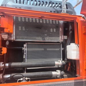Excavadora Doosan DX300LC-9C Naranja, Equipo de Construcción de Uso Pesado - Product Image 5