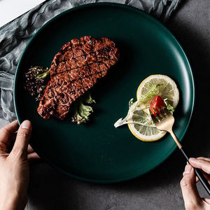 Plateau de service de <span class=keywords><strong>pizza</strong></span> en céramique, direct d'usine, 8 pouces, 10 pouces, 12 pouces, italien moderne rond noir mat, <span class=keywords><strong>assiette</strong></span> en céramique pour restaurant - Product Image 5