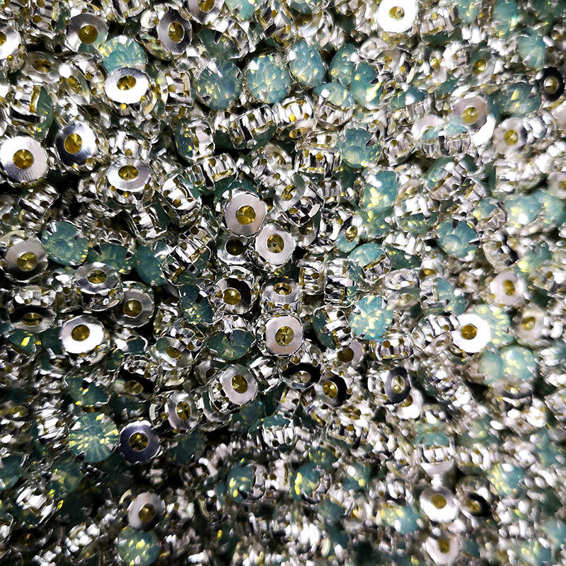 100pcs 6mm Pink Opal Sew-on Rhinestones - Glass Crystal With Gold Claw Settings