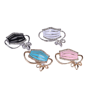 Lapela Estética Esmalte Máscara Médica Broche Enfermeira Elegante Broche Pin Clear Rhinestone Crystal Wedding Jóias Presente para Pérola - Product Image 2