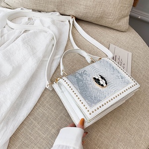 Nuevo remache cuadrado pequeño Satchel, bandolera, bolsa de piel de serpiente patrón portátil bolso bolsos para mujeres - Product Image 2