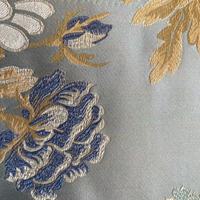 Tissu en soie jacquard brodé au toucher doux