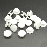Vente en gros 100 pièces/paquet de breloques pour chaussures boutons arrière en plastique noir ornement boucles pour chaussures accessoires pour bricolage sabots breloques pour chaussures