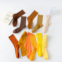 Chaussettes de sport en coton respirant de haute qualité avec logo personnalisé OEM pour la course à pied, le cyclisme, le basketball, pour hommes et femmes