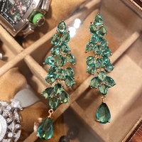Boucles d'oreilles pampilles en cristal pour femmes, bijoux de luxe à la mode, en forme de diamant, feuille verte, glands longs en cristal