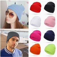 Bonnet tricoté uni 60 couleurs personnalisable, bonnets chauds d'extérieur avec cache-oreilles en gros, bonnet uni en acrylique pour hommes et femmes