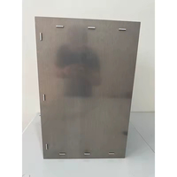 Table d'appoint en aluminium sur mesure avec rivets, mobilier d'art contemporain en tôle découpée au laser, fabrication et assemblage métalliques