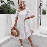 Robe mi-longue tricotée vintage de créateur, brodée, ajourée, à manches cloche en dentelle, coupe trapèze - Élégante, style français, pour les fêtes de jour et les loisirs