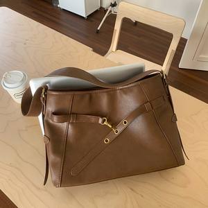 Merlad Retro Tote Bag Brown Horizontal Square Large Capacity Vintage Shoulder Crossbody Bag Everyday Outfits - Product Image 3