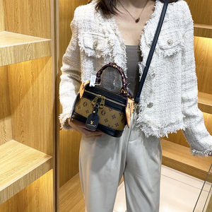 Bolso de Mano de Marca para Mujer, Hecho de Material PU con Cierre de Cremallera, Forro de Poliéster y Correa de Hombro en Forma de Caja. 8825 - Product Image 6