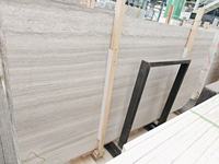 Chine Marbre en bois blanc en finition mate Carreaux incurvés en marbre en bois blanc pour carreaux de revêtement de façade de mur extérieur