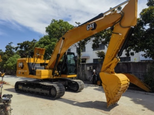 Excavadora de cadenas Caterpillar 320GC de segunda mano, pocas horas de operación, excelente estado mecánico con motor y bomba en venta - Product Image 5