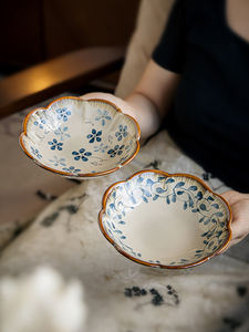 จานเซรามิกสำหรับของหวาน ลายพืช ดอกไม้สไตล์ญี่ปุ่น พอร์ซเลนตกแต่ง ใช้กับไมโครเวฟได้ เหมาะสำหรับรับประทานอาหารประจำวัน - Product Image 2