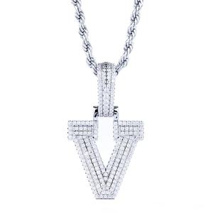 Colgante de Plata 925 con Inicial M, Moissanita VVS, Baño de Oro Blanco, Certificado por Terceros, Engaste de Garra, Joyería de Regalo Estilo Hip Hop - Product Image 5