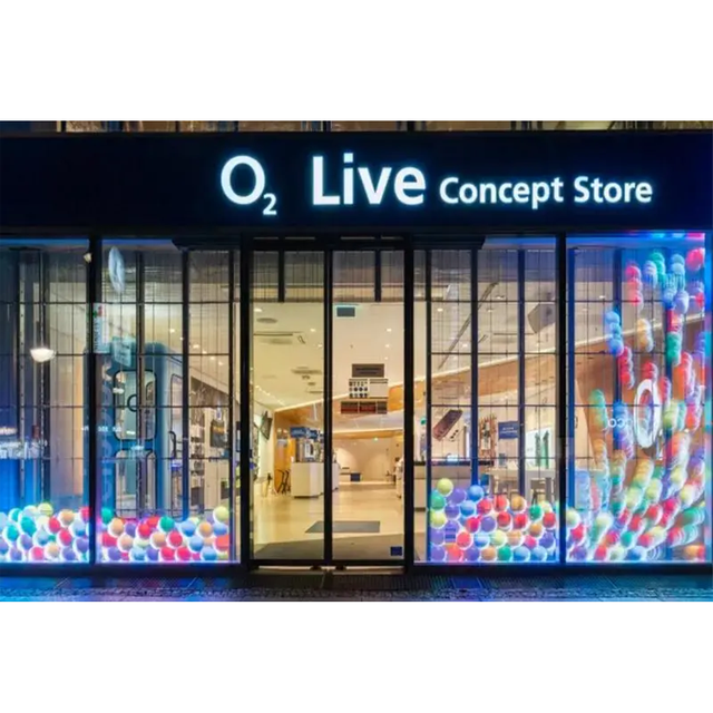 P3.91 Glass Wall LED Screen Transparent Screen LED Display Clear Full Color HD Video Wall Transparent Screen LED Display