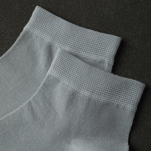 Chaussettes d'été fines en soie de mûrier pour hommes, respirantes et sans coutures, chaussettes d'affaires pour garçons, prêtes à être expédiées en gros - Product Image 5