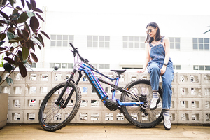 Vélo de montagne électrique à suspension intégrale 27,5/29 pouces au <span class=keywords><strong>prix</strong></span> d'usine avec moteur central Bafang M560, frein hydraulique, VTT de descente, vélo électrique - Product Image 6