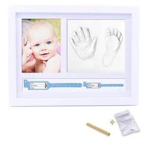 Kit de cadre photo pour empreintes de mains et de pieds de bébé nouveau-né personnalisé - Product Image 1