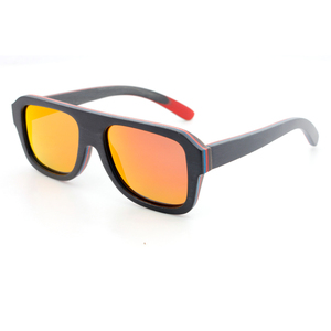 Lunettes de soleil Girly & Boyish en bois écologique pour enfants: montures multicolores et verres polarisés pour les voyages en famille - Product Image 3