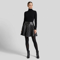Rok Mini Wanita Gothic Suede Asli Hitam dengan Ritsleting Logam Perak, Pinggang Tinggi, Lipit Lurus, Cetak Batik, Bernapas