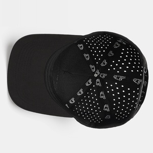 Nuovo Cappellino da Baseball Traspirante con Struttura Impermeabile per Donne e Uomini, Design Perforato Tagliato al Laser, Cappello Resistente all'Acqua - Product Image 6