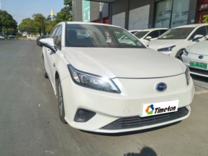 Auto Elettrica Economica Bianca Nuova Energia 4 Porte 5 Posti Berlina Aion <span class=keywords><strong>S</strong></span> Autonomia 410km Modello 2019 Usata - Product Image 2