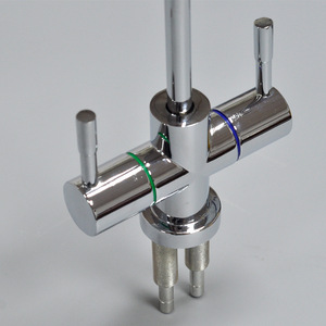 Robinet à double sortie en alliage, raccord rapide standard pour purificateur d'eau domestique - Product Image 1