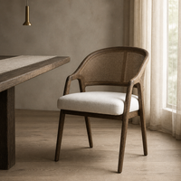 Fauteuil de salle à manger moderne du milieu du siècle, dossier en rotin, structure en bois foncé, assise rembourrée crème, pour hôtel, restaurant, villa