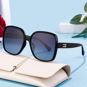 Gafas de Sol Polarizadas con Marco Cuadrado Dl-D7519 para Mujer, Lentes Negras TAC, Protección UV400, Estilo para Conducir al Aire Libre - Product Image 4