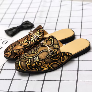 รองเท้าลำลองผู้ชาย หนังแท้ ระบายอากาศ กันลื่น ใส่ได้ทั้งในบ้านและนอกบ้าน - Product Image 1