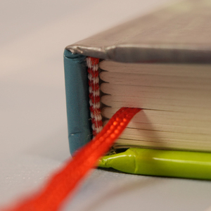 Libro Impreso de Alta Calidad, el Más Popular, Tapa Dura con Encuadernación Cosida, Laminación de Película, Grabado/Grabado en Relieve Personalizado - Product Image 4